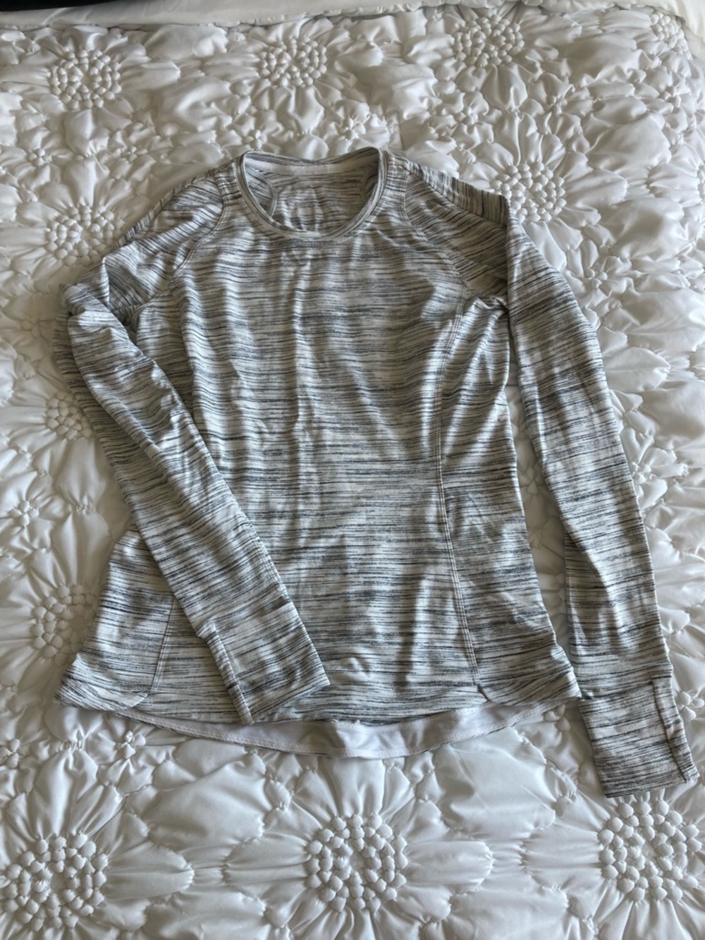 Lululemon runderful long sleeve size 10 white-gray heathered